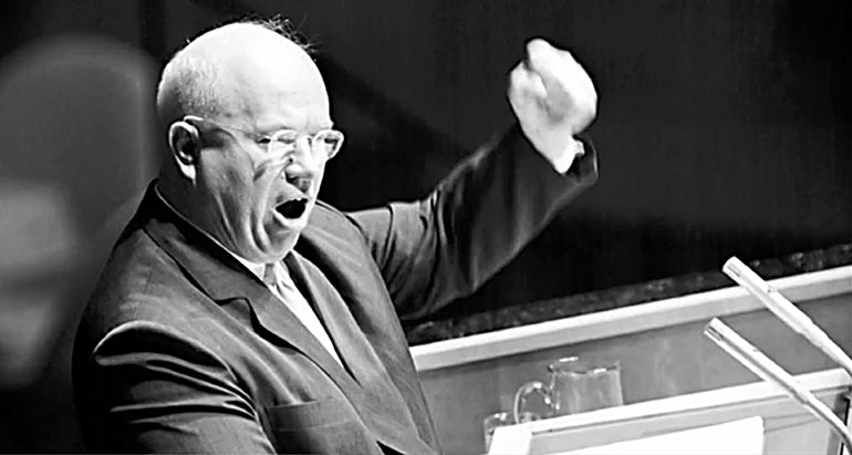 Никита Сергеевич Хрущёв частенько вёл себя недипломатично, но ботинком по трибуне Генеральной Ассамблеи ООН не стучал. Фото из архива Олега Химаныча