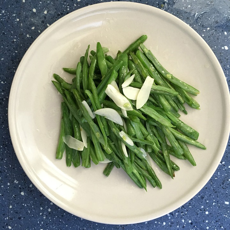 Салат из стручков зеленых бобов